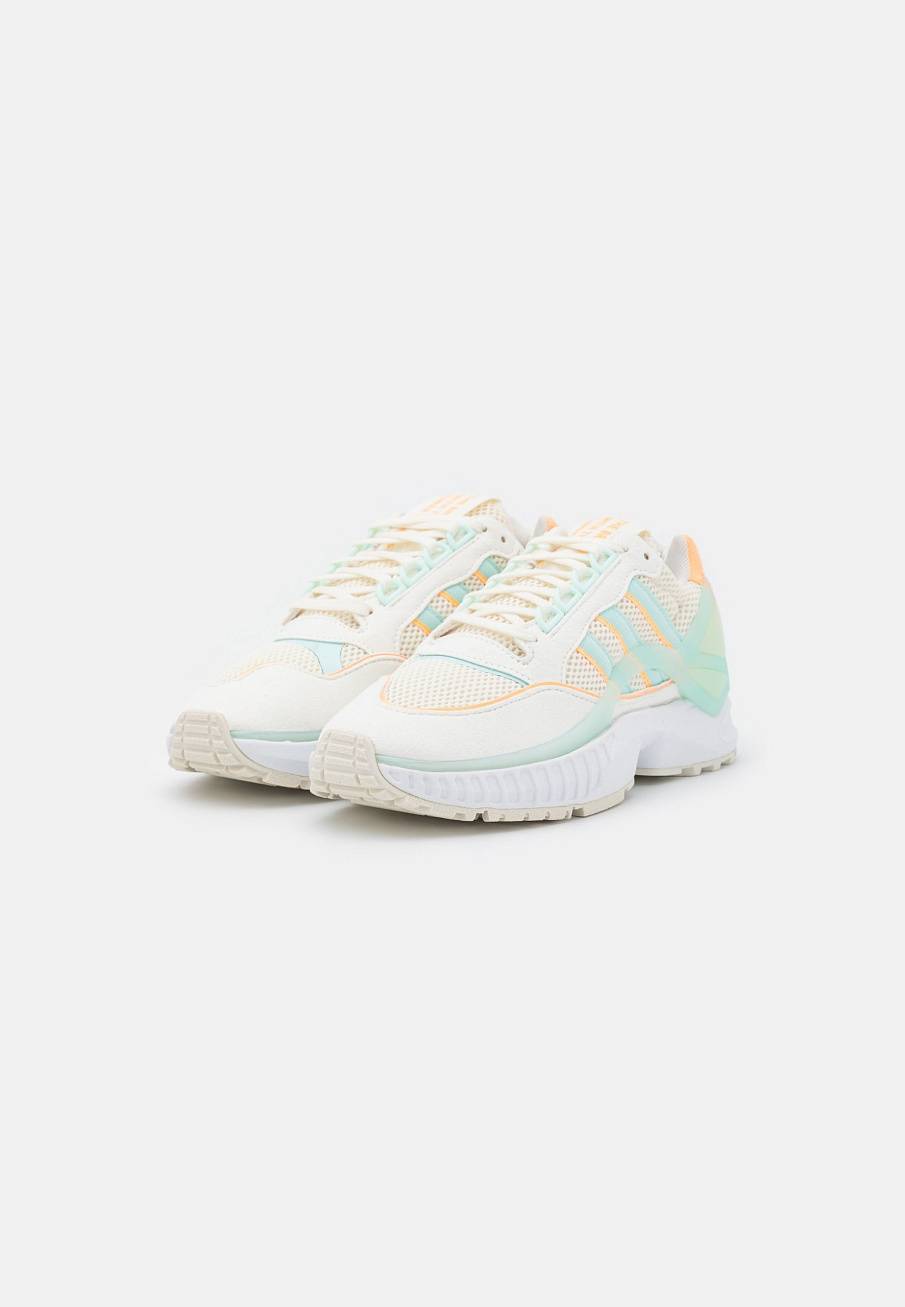 Фото № 3 с приближением к товару «‎Adidas ZX Wavian »