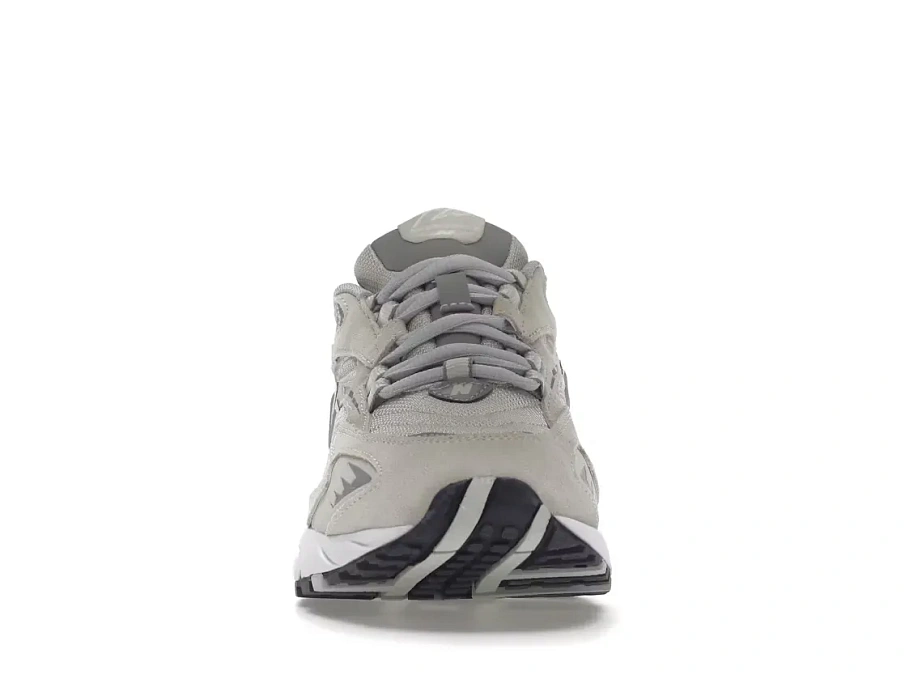 Фото № 2 с приближением к товару «‎New Balance 725»