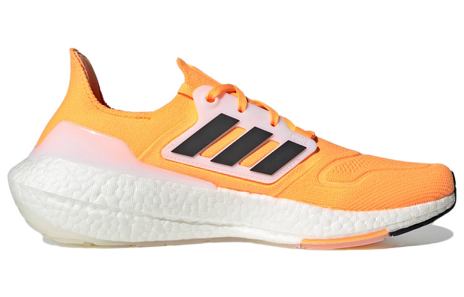 Фото № 2 с приближением к товару «‎adidas Ultra Boost 22 Running Shoes»