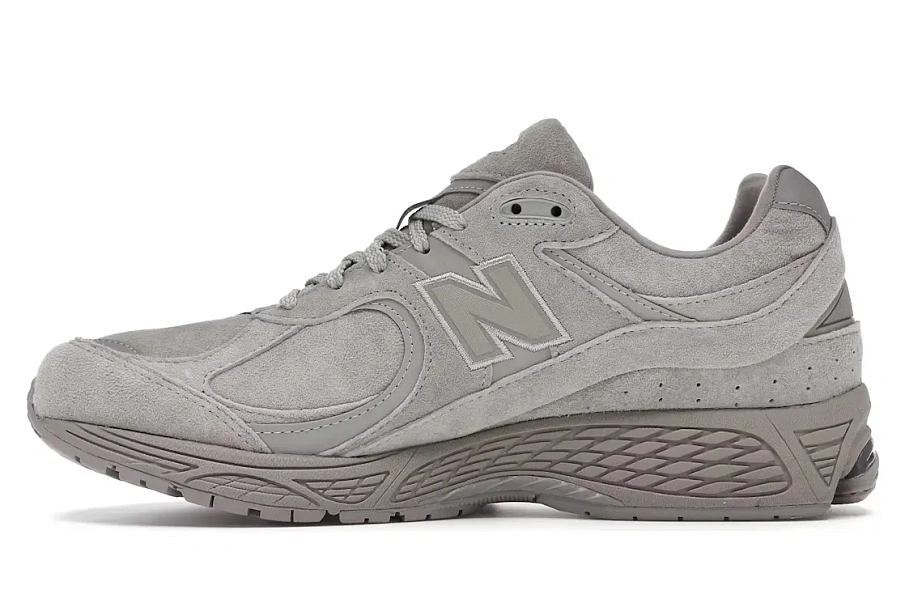 Фото № 3 с приближением к товару «‎New Balance 2002R»