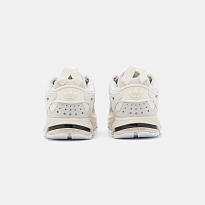 Фото № 4 с приближением к товару «‎Adidas Hyperturf »
