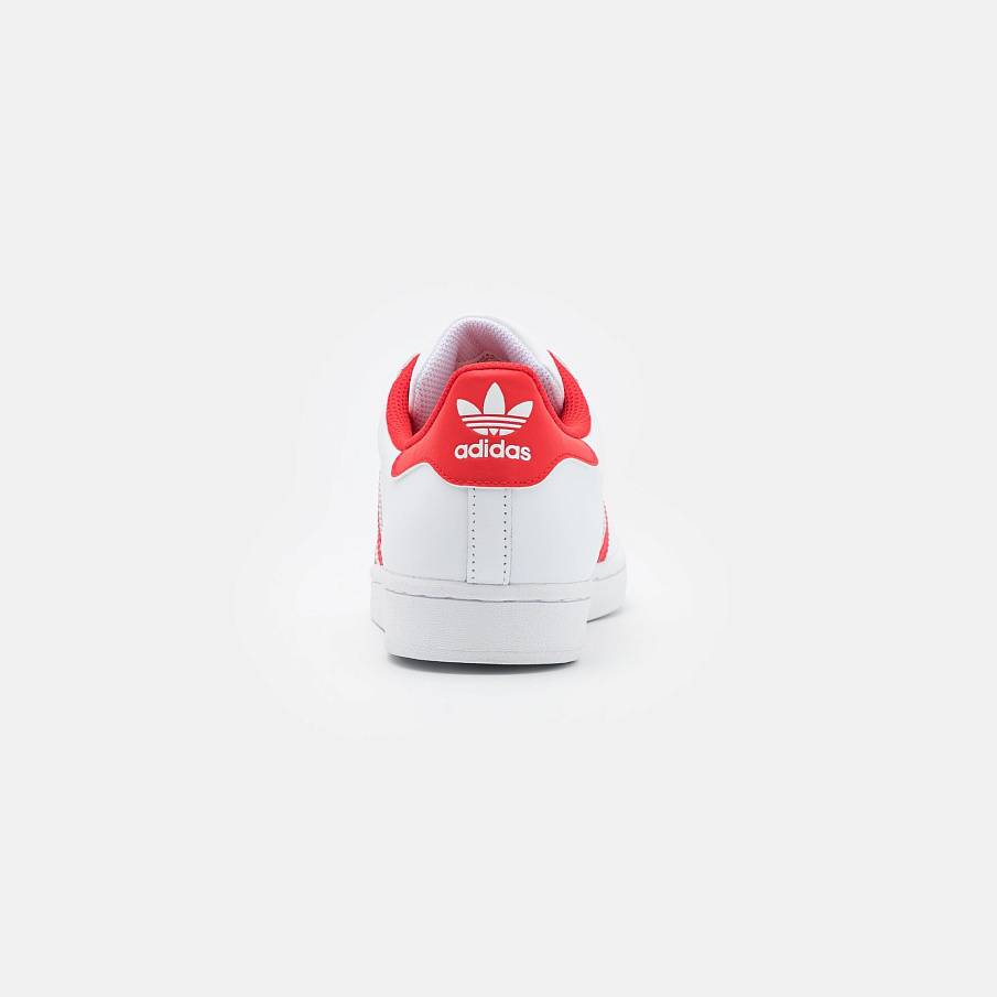 Фото № 3 с приближением к товару «‎Adidas Superstar »