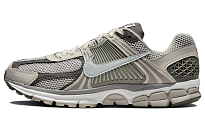 Фото № 1 с приближением к товару «‎ Nike Air Zoom Vomero 5 Running shoes»