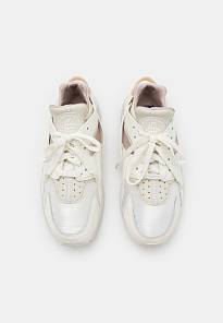 Фото № 4 с приближением к товару «‎Nike Air Huarache »