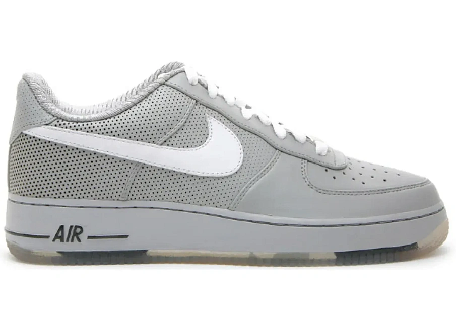 Фото № 1 с приближением к товару «‎Nike Air Force 1 Low Futura (2009)»