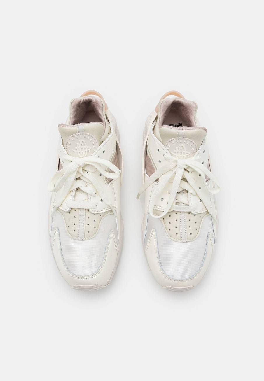 Фото № 4 с приближением к товару «‎Nike Air Huarache »