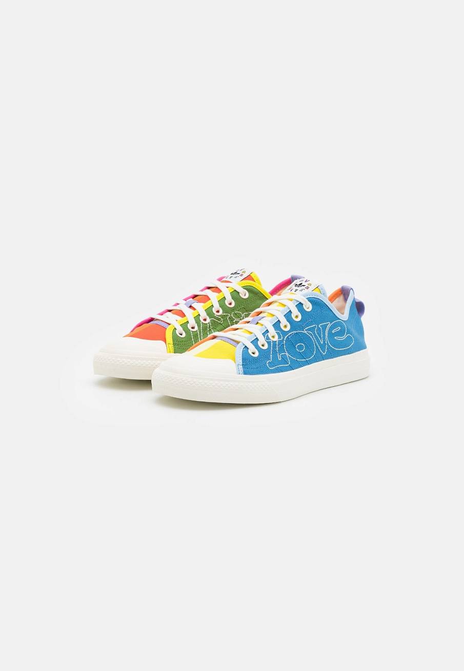 Фото № 2 с приближением к товару «‎Adidas Nizza Pride »