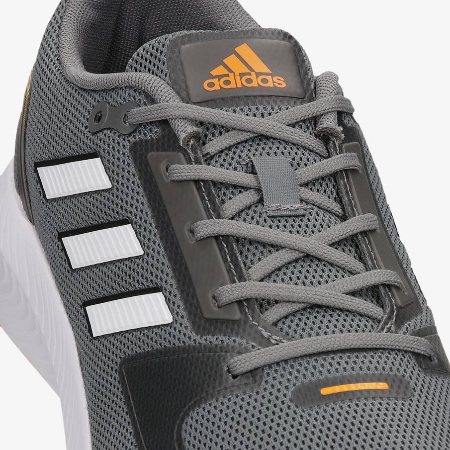 Фото № 4 с приближением к товару «‎Adidas 2.0»