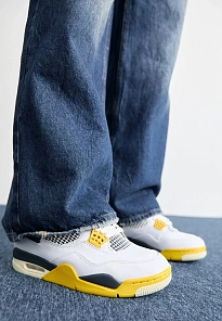 Фото № 2 с приближением к товару «‎AIR JORDAN 4 RETRO»