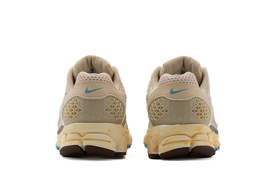 Фото № 4 с приближением к товару «‎ Nike Air Zoom Vomero 5 Running shoes»