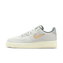 Фото № 1 с приближением к товару «‎Nike Air Force 1 07 LX»