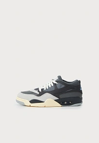 Фото № 1 с приближением к товару «‎AIR JORDAN 4 RM»