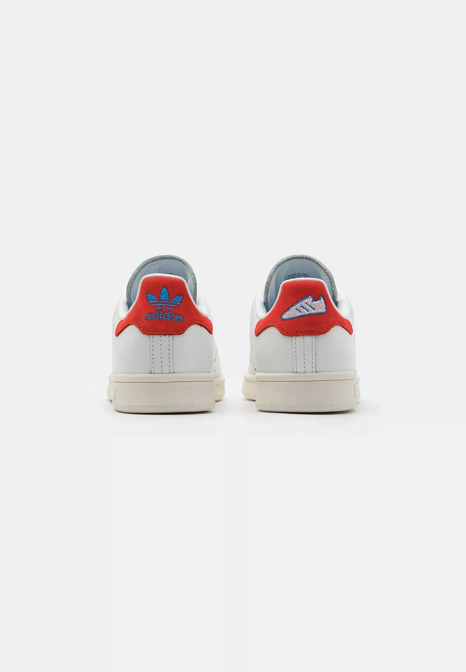 Фото № 3 с приближением к товару «‎STAN SMITH»
