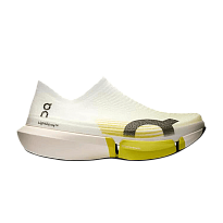 Фото № 1 с приближением к товару «‎ON Cloudboom Strike 2 Lightspray White Lime»