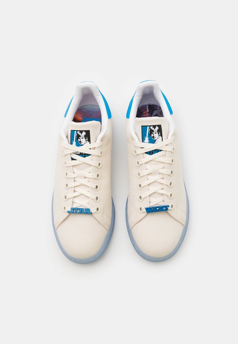 Фото № 4 с приближением к товару «‎Adidas Disney Star Wars Stan Smith Shoes »