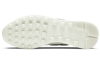 Фото № 3 с приближением к товару «‎Nike WMNS Internationalist GrayBlack»