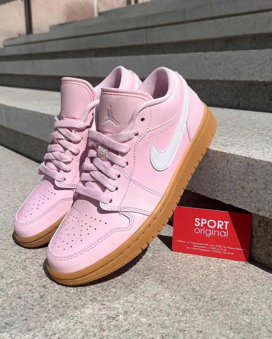 Фото № 1 с приближением к товару «‎Air Jordan 1 Low (DC0774-601)»