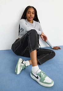 Фото № 4 с приближением к товару «‎AIR JORDAN 1 ELEVATE»