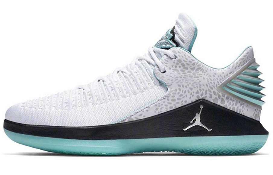 Фото № 1 с приближением к товару «‎Jordan XXXII Low Guo Ailun PE WhiteBlackMetallic SilverBlue»
