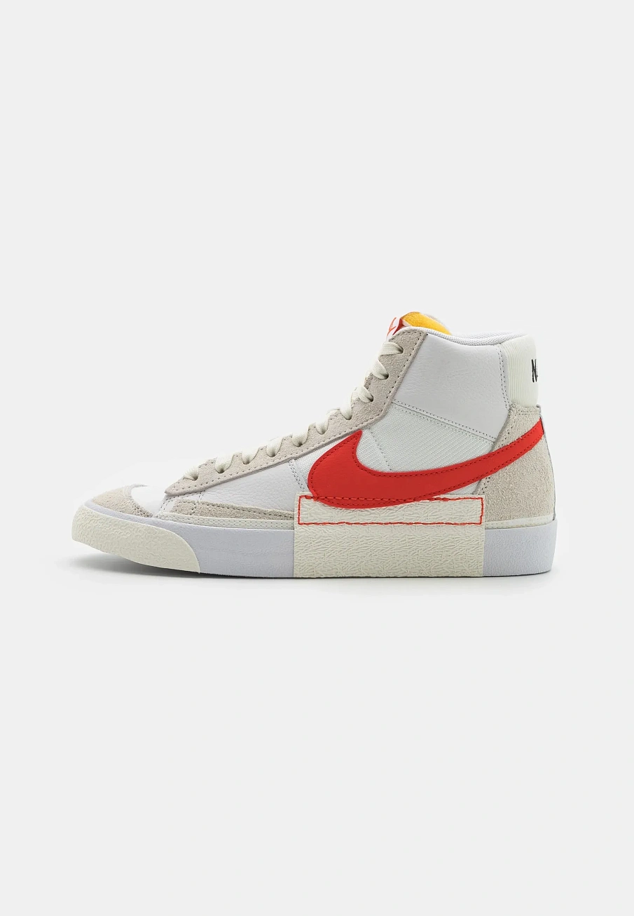 Фото № 1 с приближением к товару «‎BLAZER MID 77 »