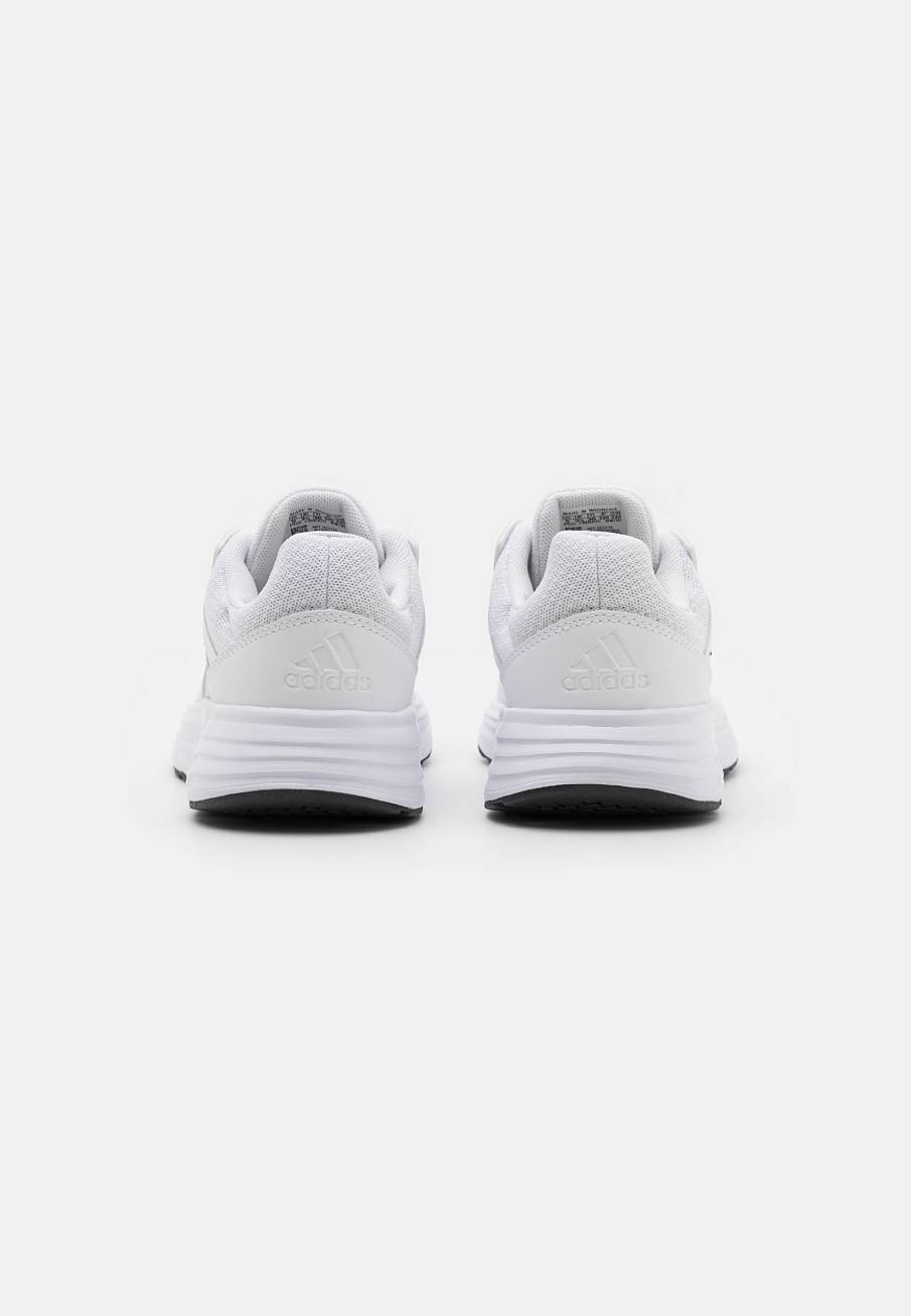Фото № 3 с приближением к товару «‎Adidas Galaxy 5»
