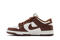Фото № 4 с приближением к товару «‎Nike Women's Dunk Low Sail Metallic Gold»