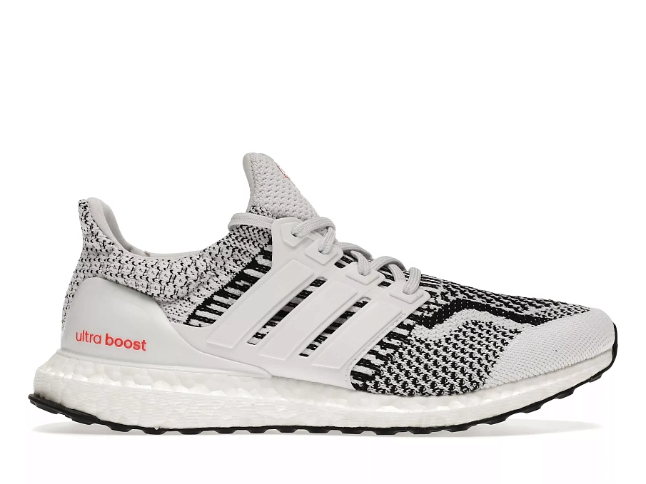 Фото № 1 с приближением к товару «‎adidas Ultra Boost DNA 5.0 Zebra»