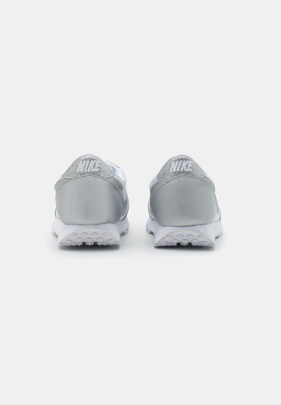 Фото № 4 с приближением к товару «‎Nike Daybreak »