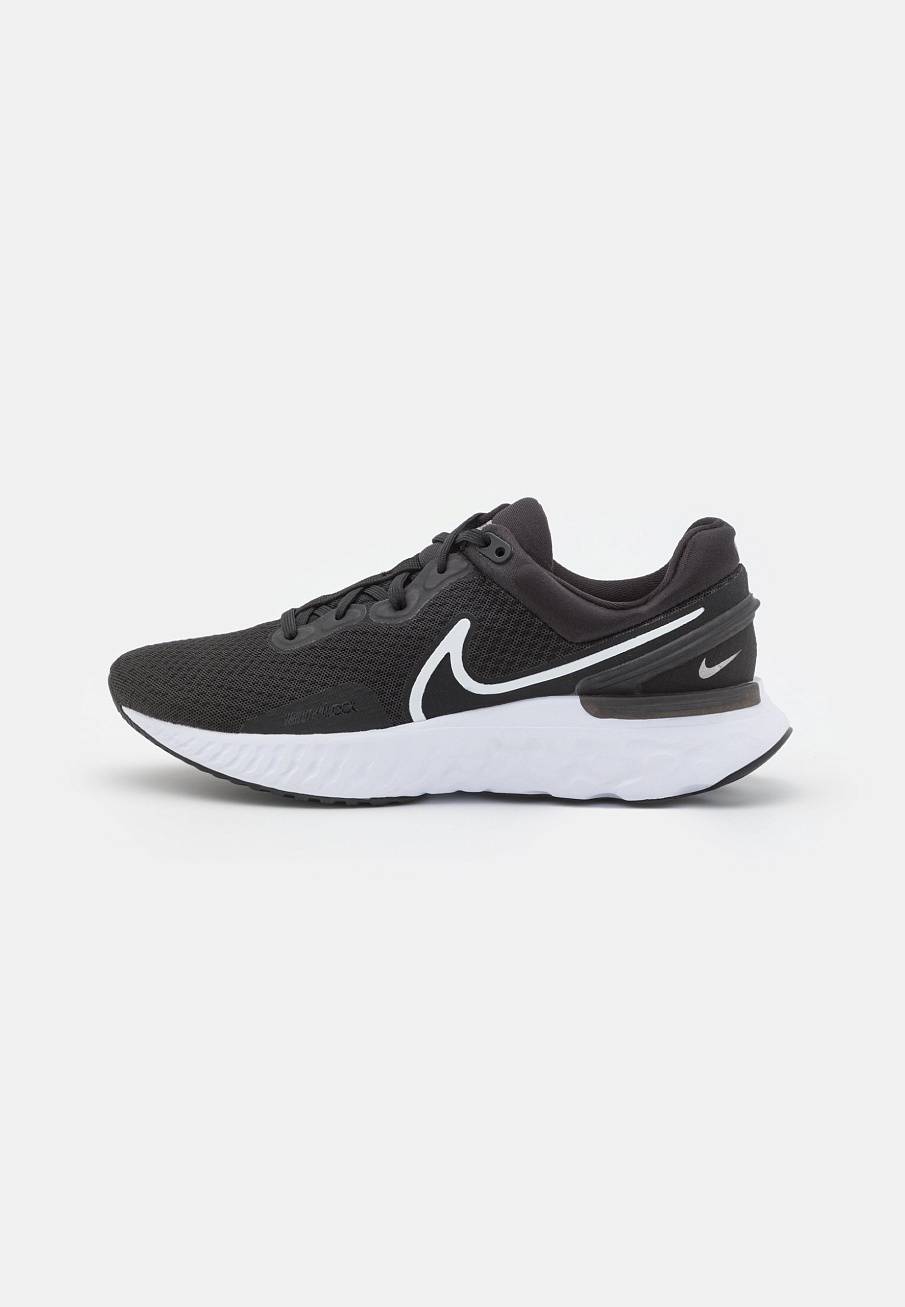 Фото № 1 с приближением к товару «‎Nike React Miler 3»