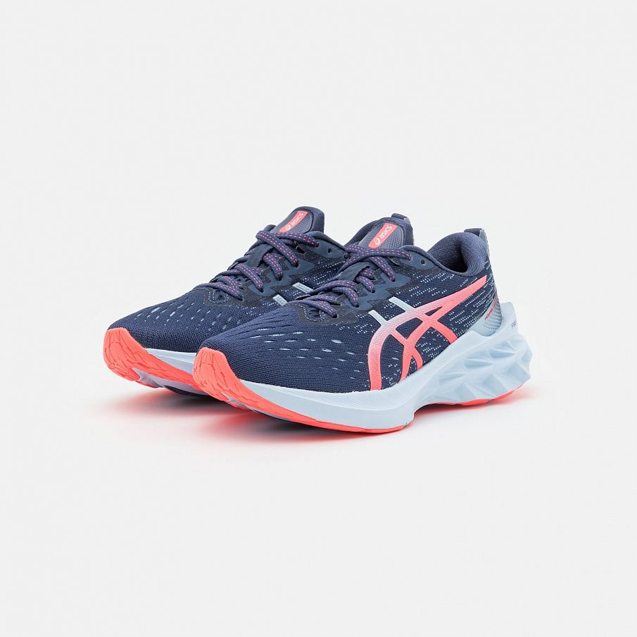 Фото № 2 с приближением к товару «‎Asics Novablast 2»