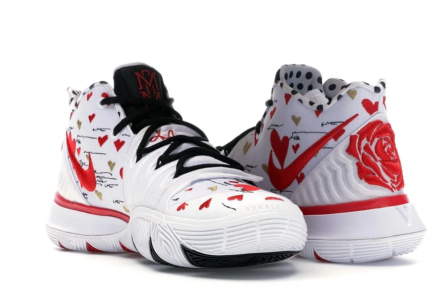 Фото № 6 с приближением к товару «‎Nike Kyrie 5 Sneaker Room Mom White»