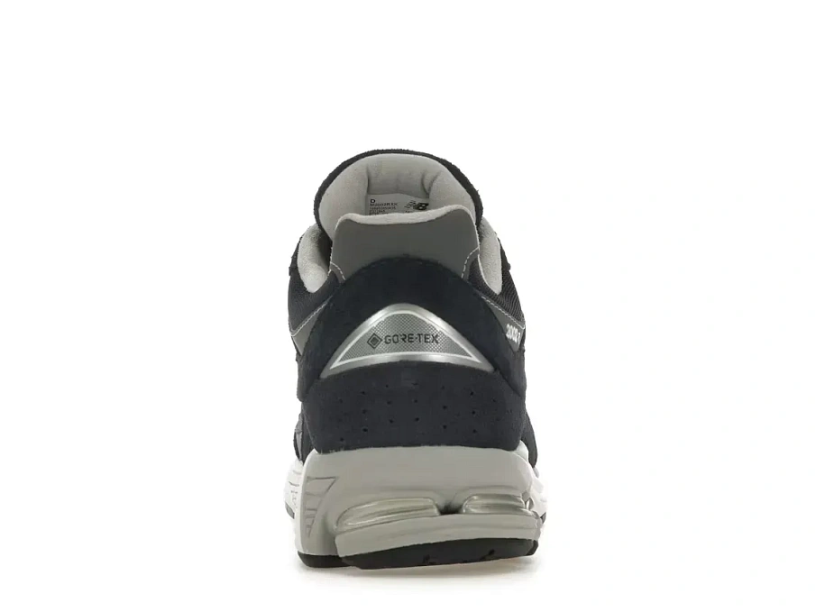 Фото № 4 с приближением к товару «‎New Balance 2002R»
