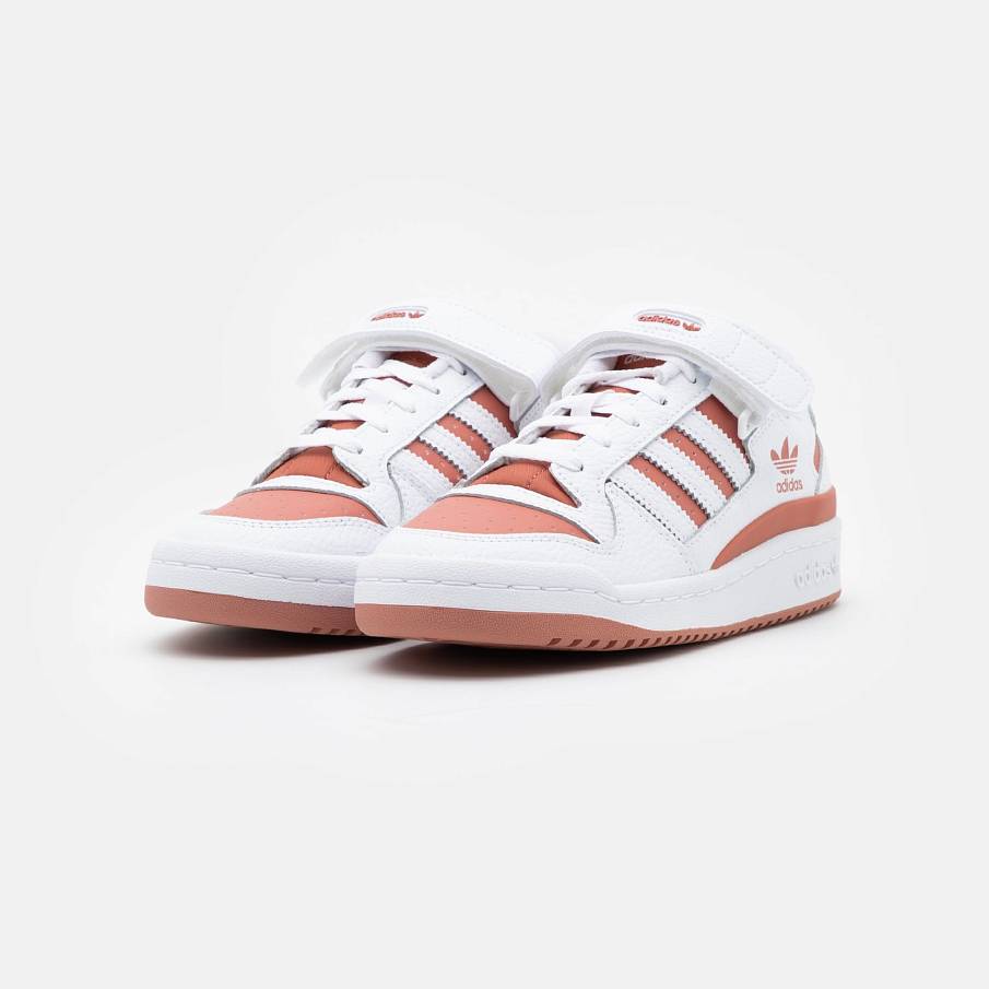 Фото № 4 с приближением к товару «‎Adidas Forum »