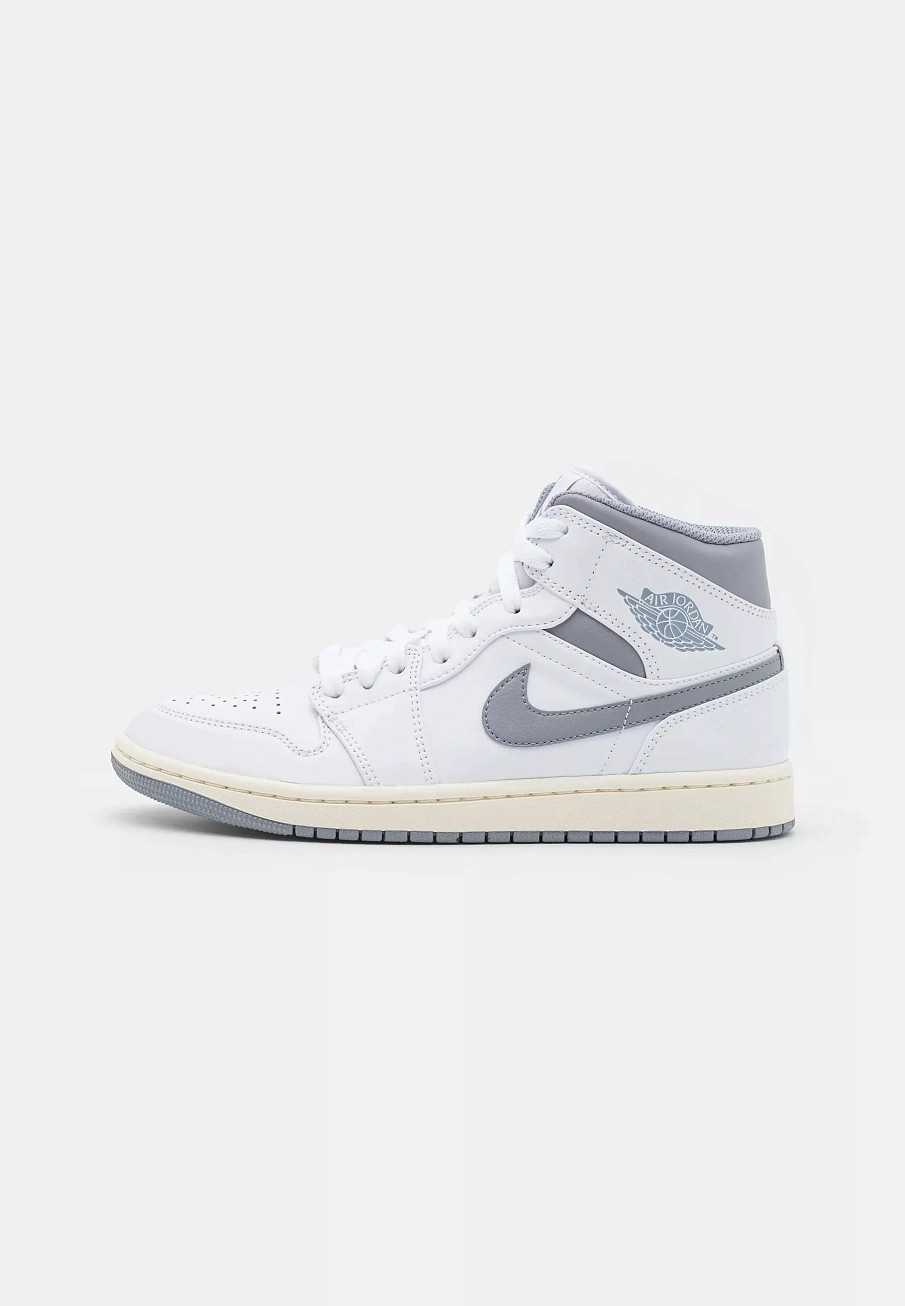 Фото № 1 с приближением к товару «‎AIR JORDAN 1 MID»