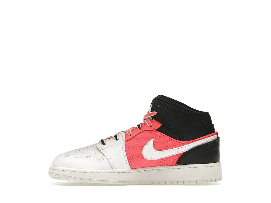 Фото № 3 с приближением к товару «‎Jordan 1 Mid SE White Black Infrared »