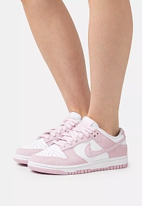 Фото № 1 с приближением к товару «‎DUNK LOW»