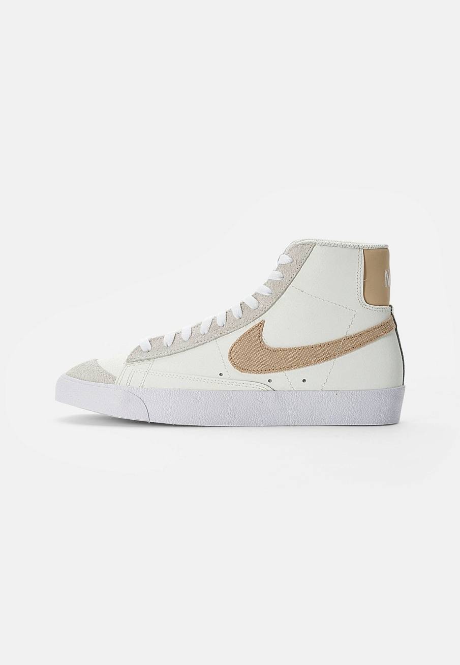 Фото № 1 с приближением к товару «‎Nike Blazer »