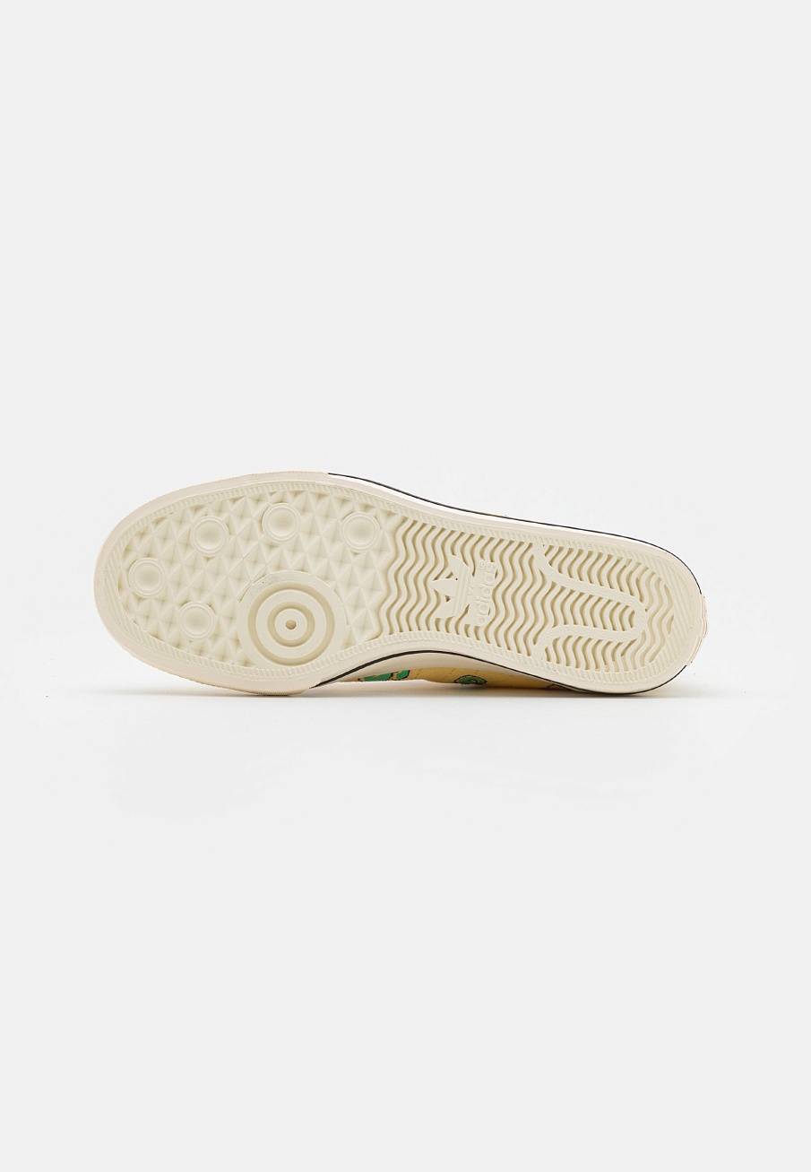 Фото № 5 с приближением к товару «‎Adidas Nizza »