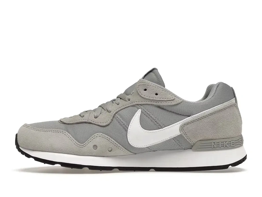 Фото № 3 с приближением к товару «‎Nike Venture Runner»