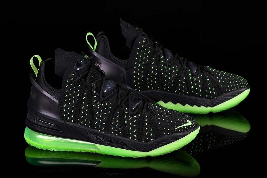 Фото № 1 с приближением к товару «‎Nike Lebron 18 Dunkman»