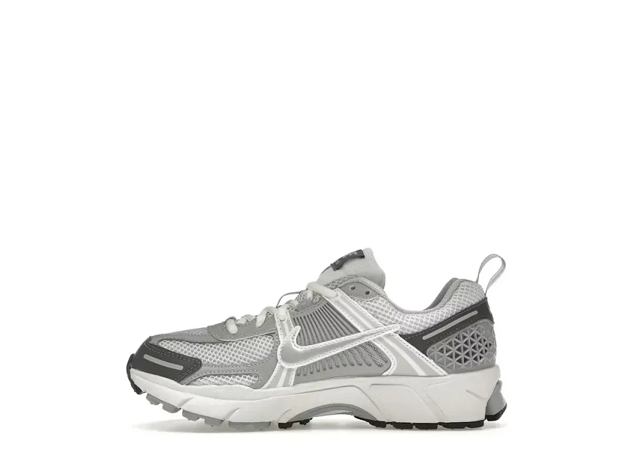 Фото № 3 с приближением к товару «‎Nike Zoom Vomero 5»