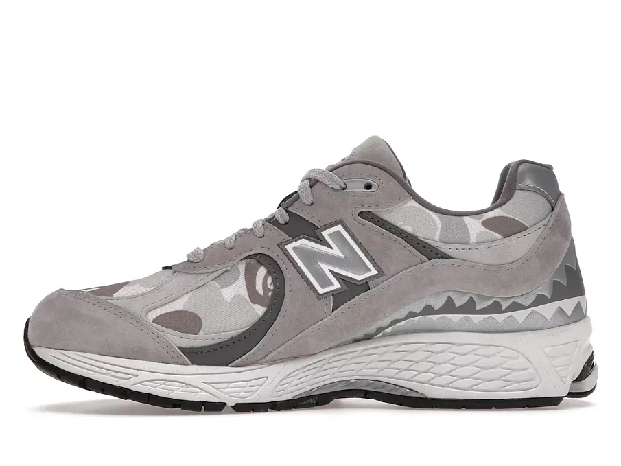 Фото № 3 с приближением к товару «‎New Balance 2002R»