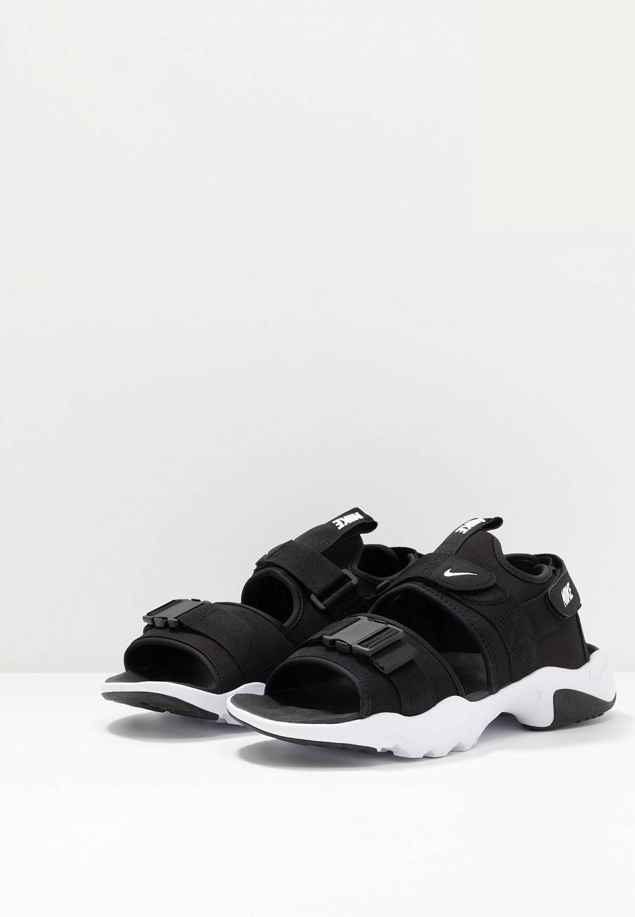 Фото № 3 с приближением к товару «‎Nike Canyon»