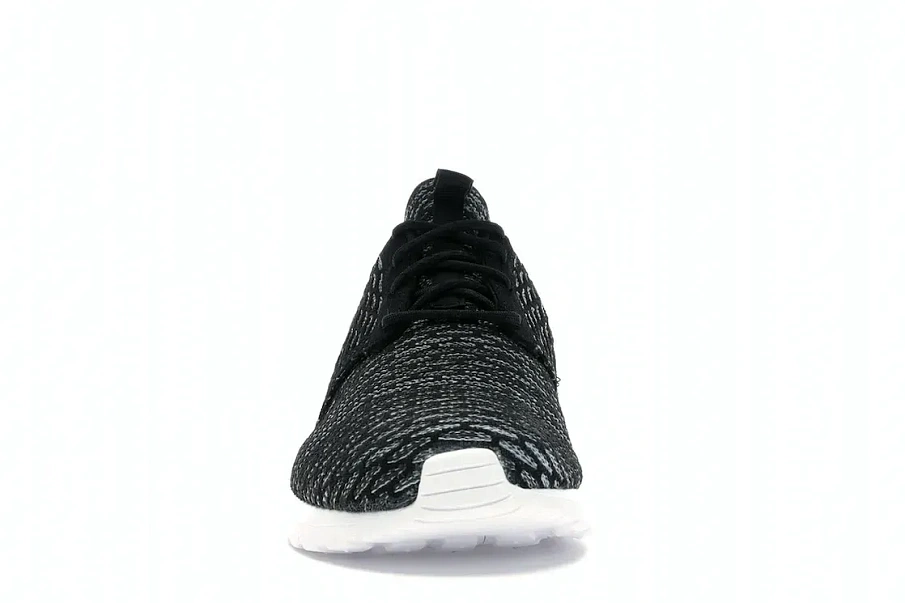 Фото № 2 с приближением к товару «‎Nike Roshe Run Flyknit Black Sequoia»