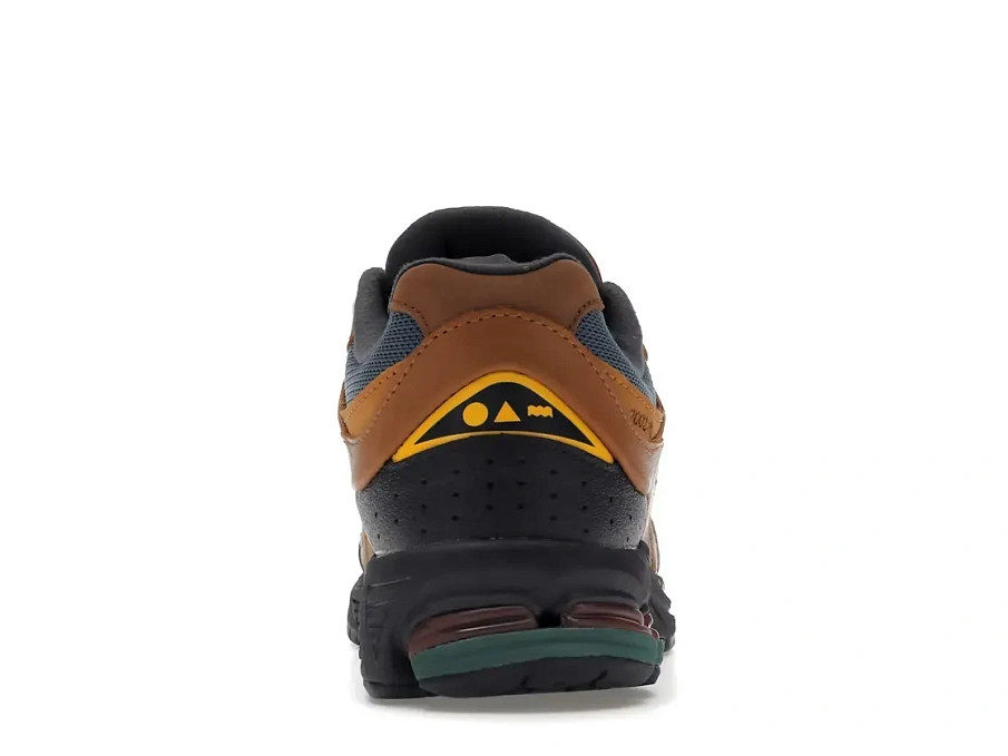 Фото № 4 с приближением к товару «‎New Balance 2002R»