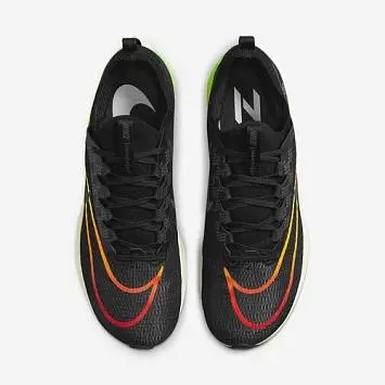 Nike Zoom Fly 4 - 5