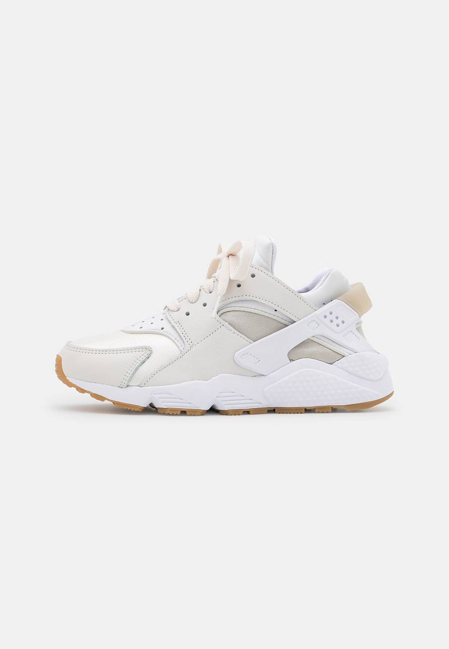 Фото № 1 с приближением к товару «‎Nike Air Huarache »
