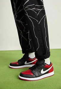 Фото № 3 с приближением к товару «‎AIR JORDAN 1»
