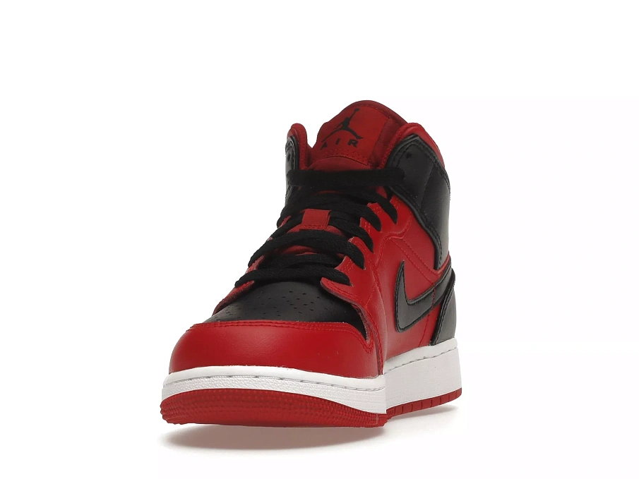 Фото № 4 с приближением к товару «‎Jordan 1 Mid Reverse Bred (2021) »