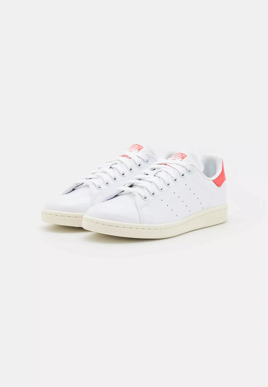 Фото № 3 с приближением к товару «‎STAN SMITH»